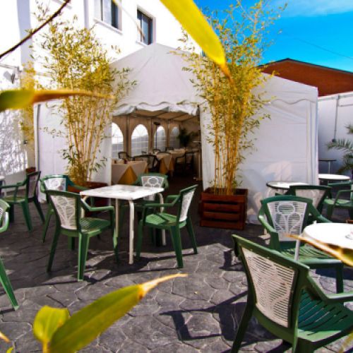 Amplia terraza exterior